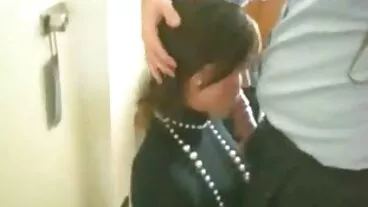 MYLF યમ્મી યોગા MILF સ્ટ્રેચિંગ પછી સવારી કરે છે સેક્સી પિક્ચર બતાવો