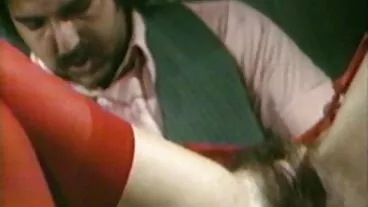 હોટ ગૃહિણી પોર્ન ફિલ્મ વીમા સેલ્સમેન સાથે fucks